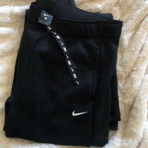 Nike sweatpants like new pockets size small